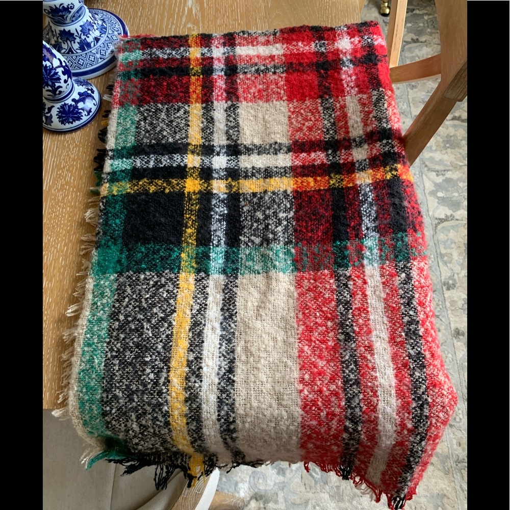 Cozy Up Super Soft Classic Plaid Throw Blanket